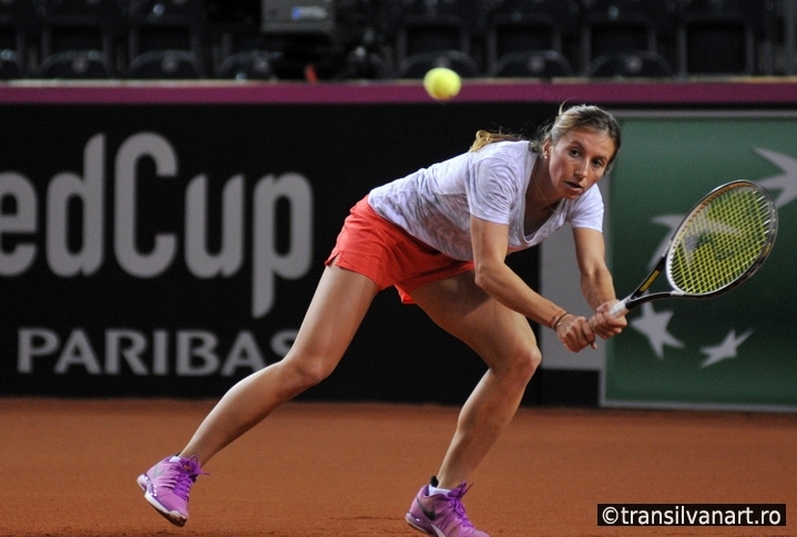 Tennis player Annika Beck training before a match